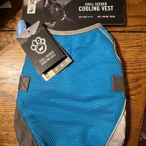 Canada Pooch Chill Seeker Cooling Dog Vest Size 12